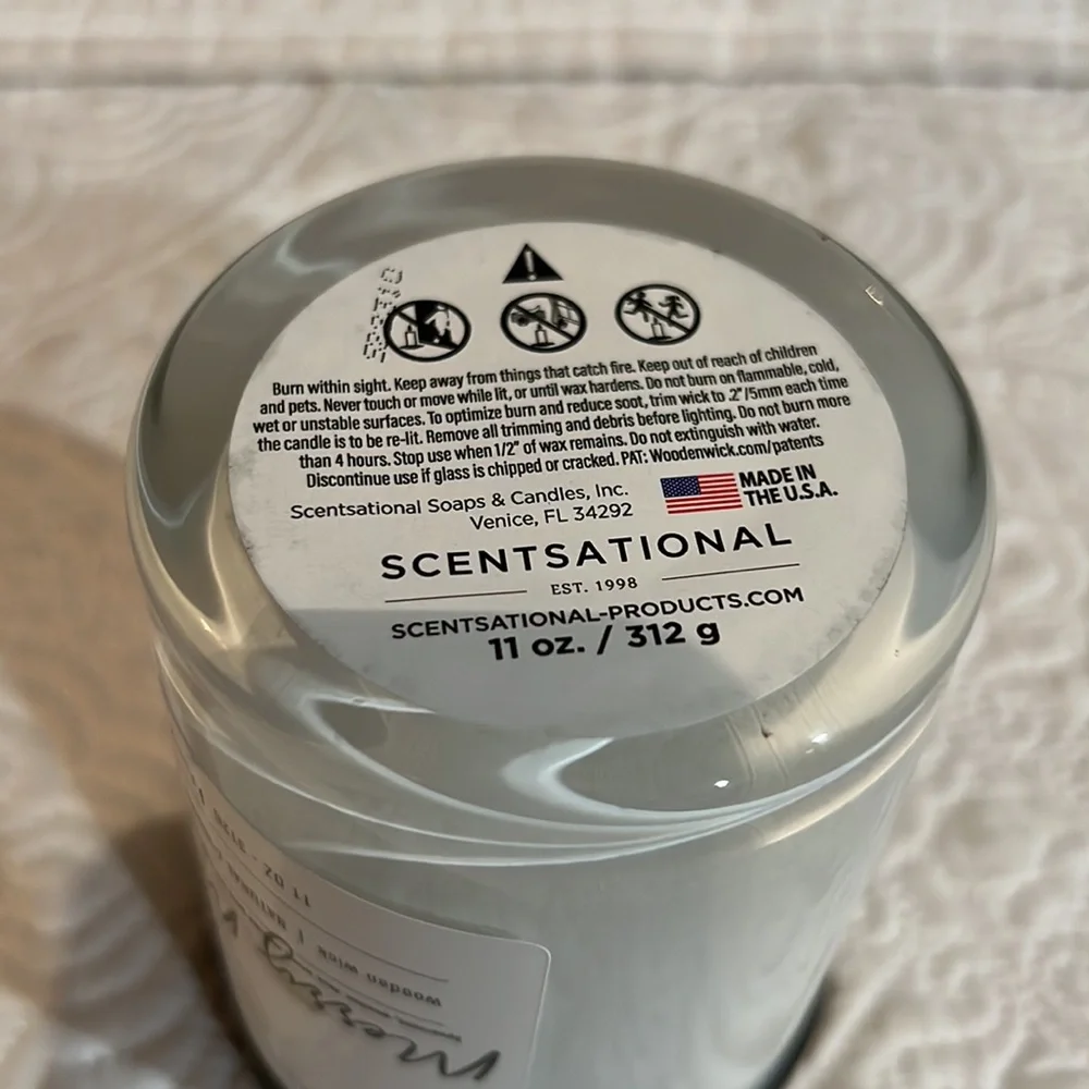 Scentsantional Merry Mistletoe Candle,‎ NWOT